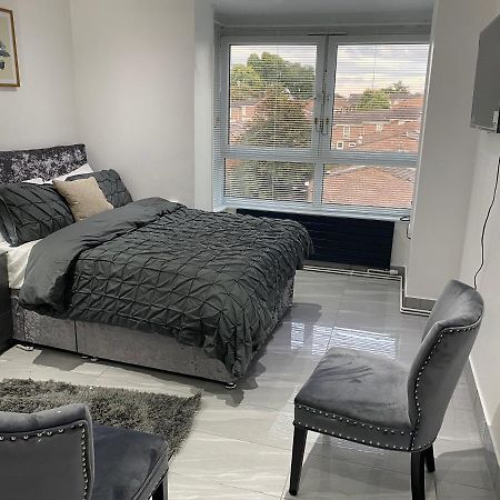 Luxurious 2-Bed Apartment In Woolwich Londra Exterior foto