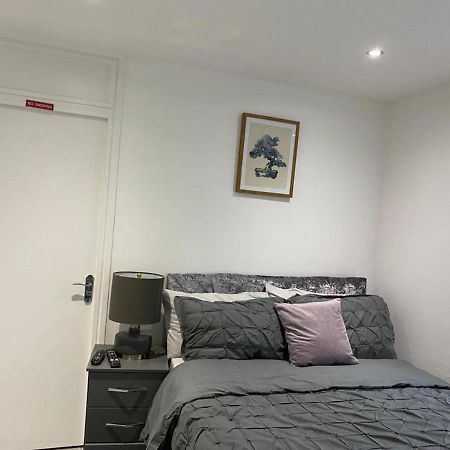 Luxurious 2-Bed Apartment In Woolwich Londra Exterior foto