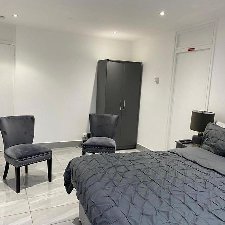 Luxurious 2-Bed Apartment In Woolwich Londra Exterior foto