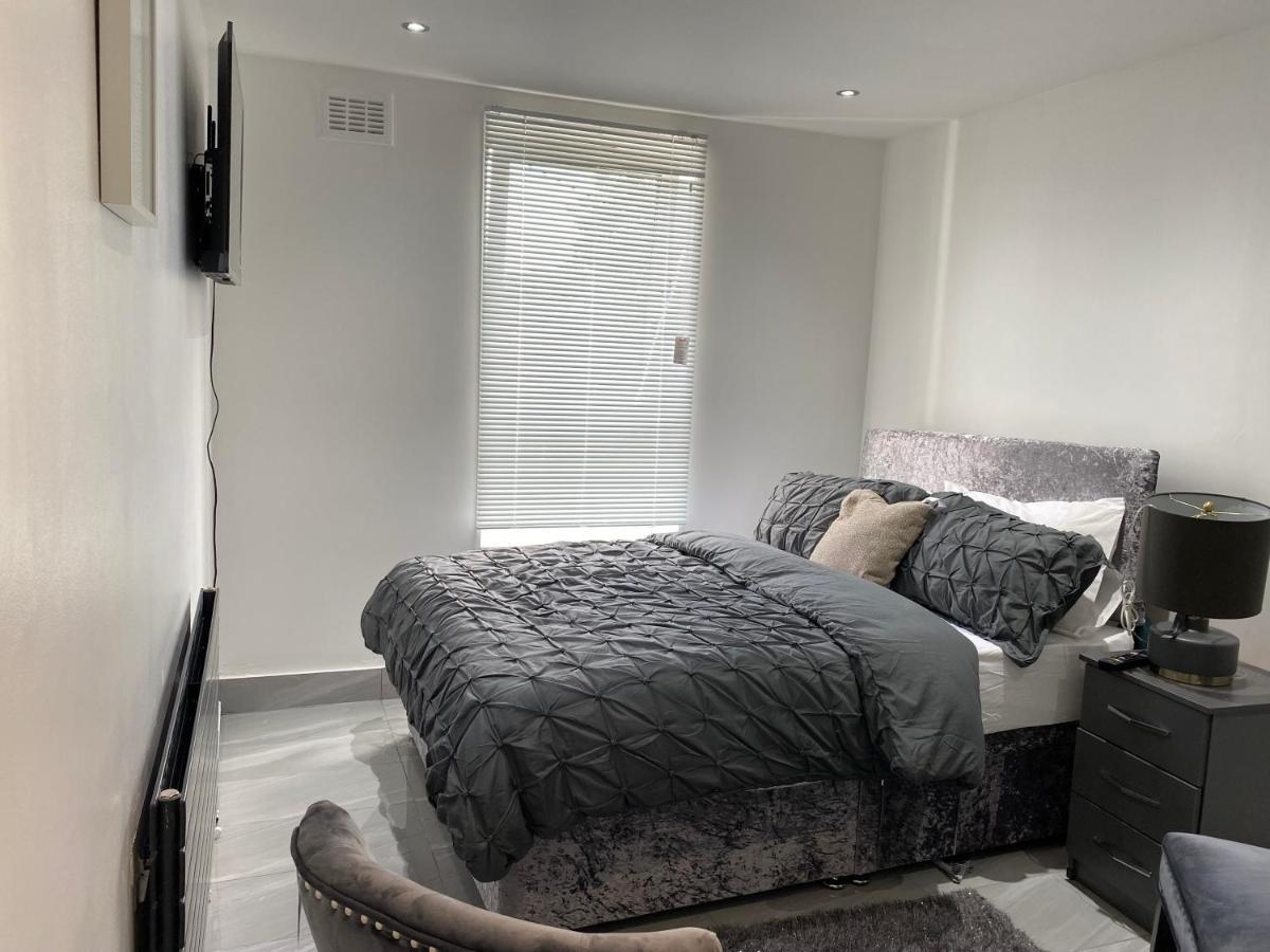 Luxurious 2-Bed Apartment In Woolwich Londra Exterior foto