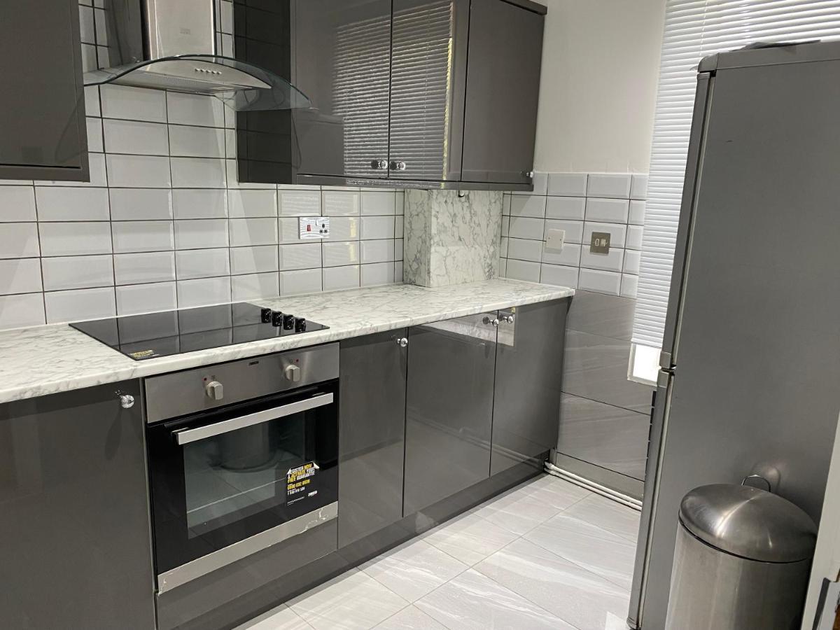 Luxurious 2-Bed Apartment In Woolwich Londra Exterior foto