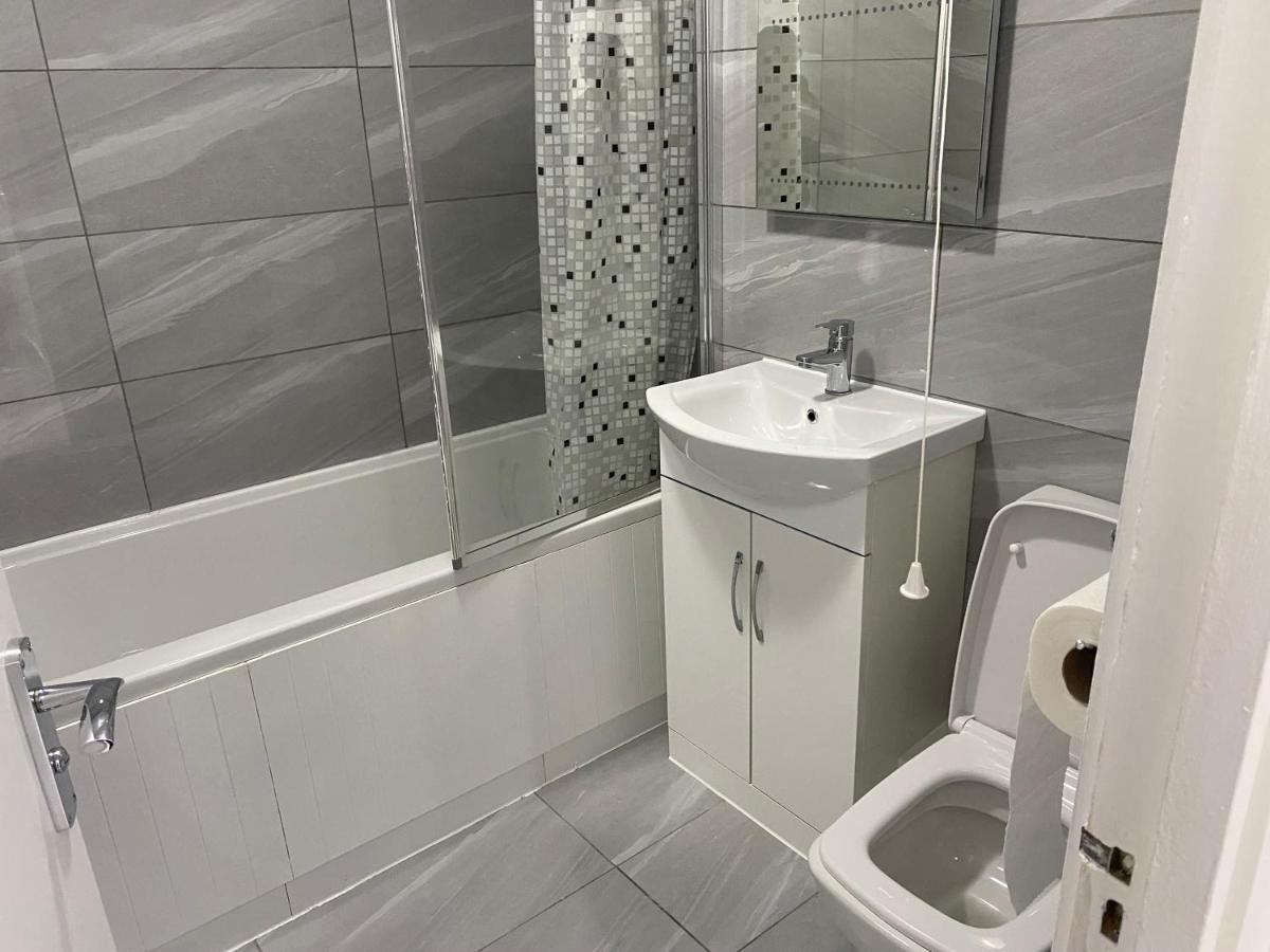Luxurious 2-Bed Apartment In Woolwich Londra Exterior foto