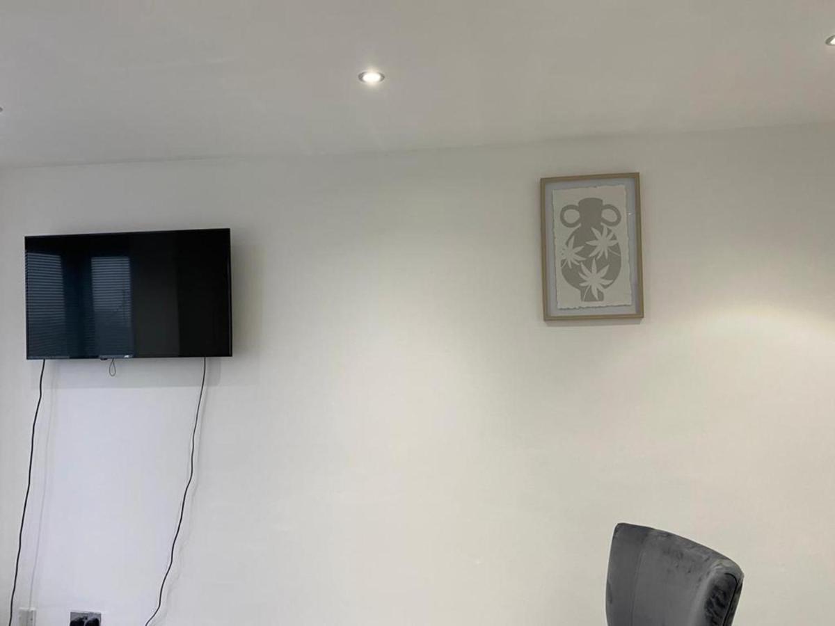 Luxurious 2-Bed Apartment In Woolwich Londra Exterior foto