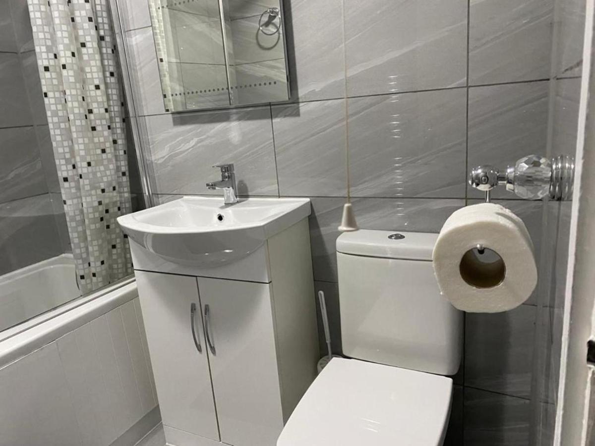 Luxurious 2-Bed Apartment In Woolwich Londra Exterior foto