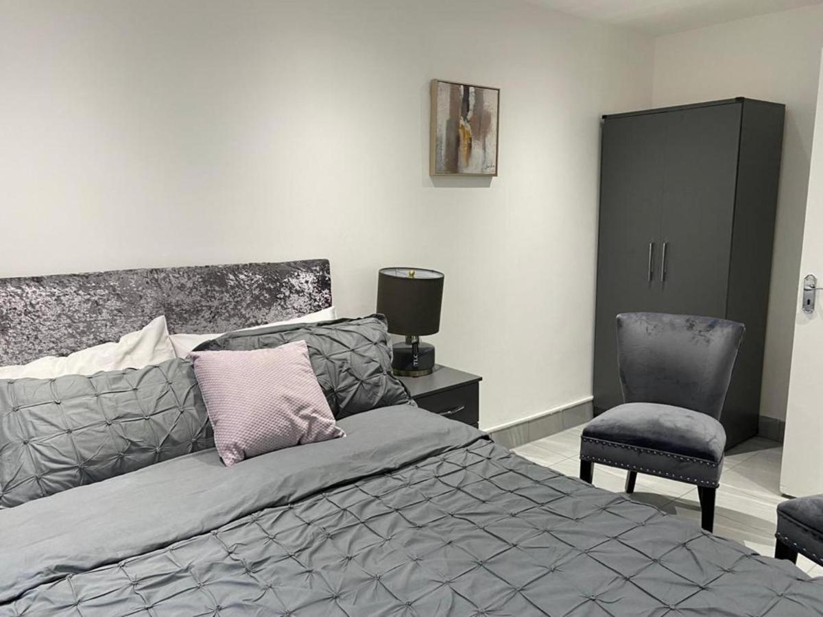 Luxurious 2-Bed Apartment In Woolwich Londra Exterior foto